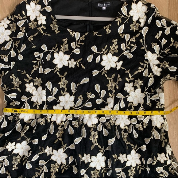 Embroidered dress - Picture 6 of 11